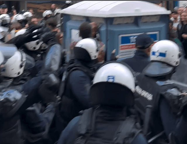 Beograd, 28. septembar 2025 – Skupovi za i protiv blokada, policijska intervencija i hapšenja